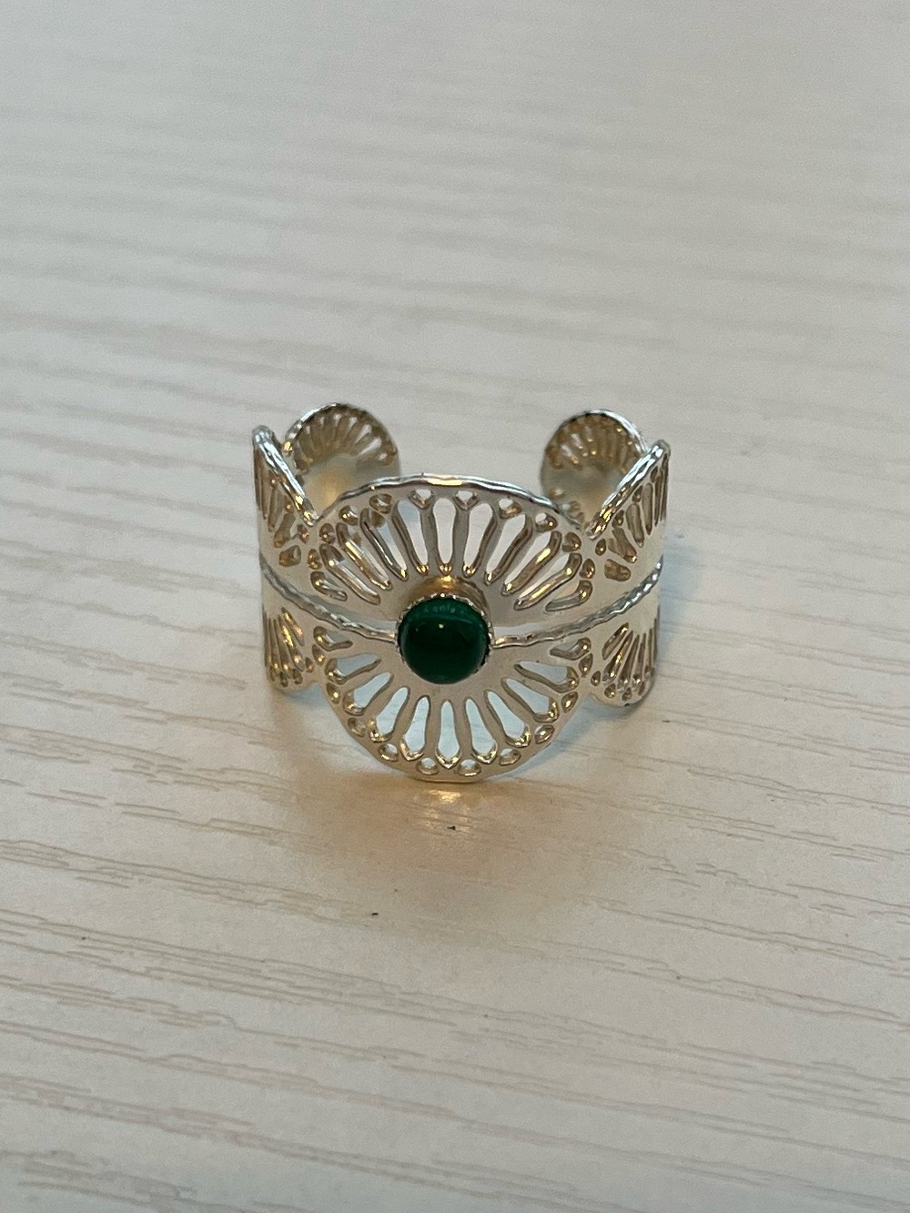 Mahé Ring L’Atelier Emma & Chloe, Silver Toned with Green Stone